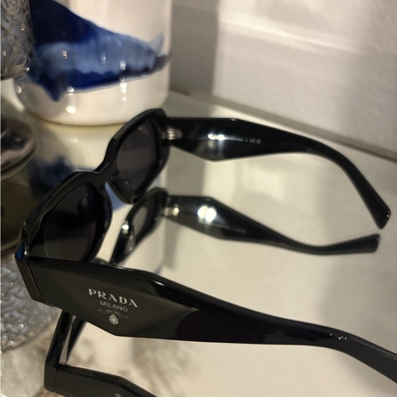Prada Black Women's Sunglasses - Picture 3 of 7